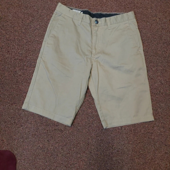 Volcom Corpo Class Mens khaki Chino Shorts size 30 Minimalist casual Streetwear - Picture 4 of 10